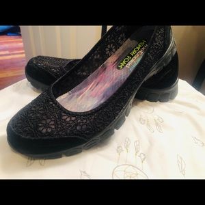 Sketchers Women’s Sz 7 Air Cooled Memory Foam